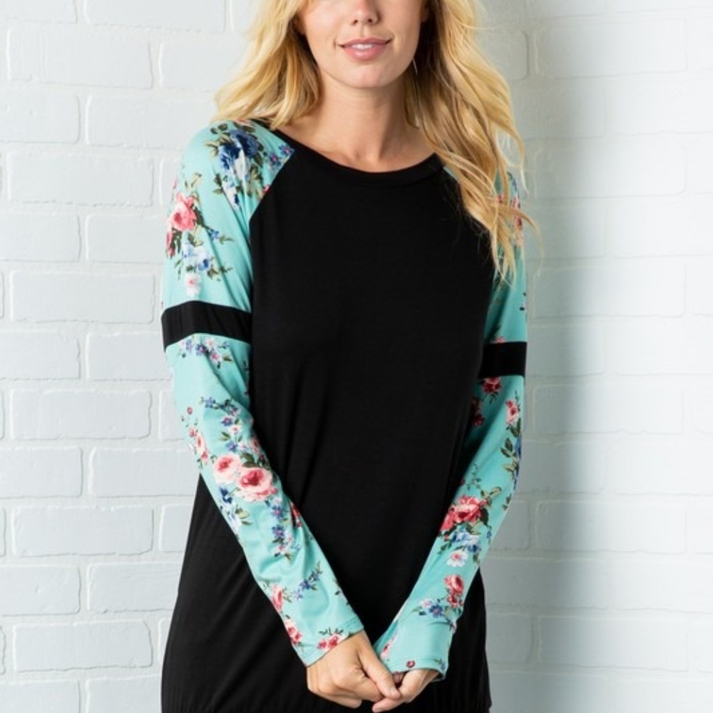 Beautiful Long Sleeved Black/Turquoise Floral Top
